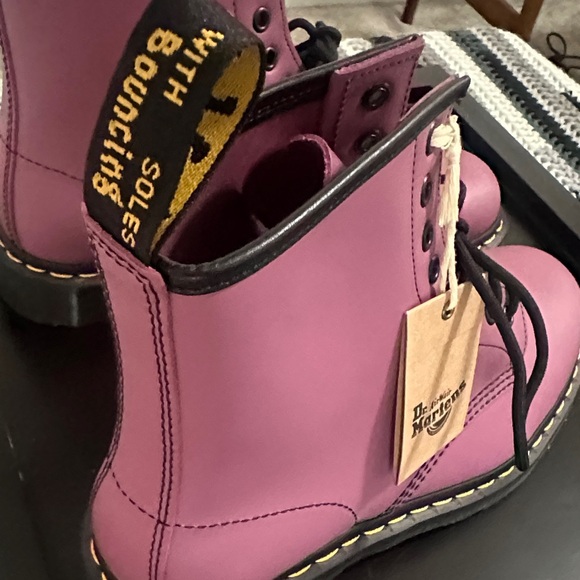 Dr. Martens 1460 Pascal Boots Pink Orchid "Rare Color" Leather Women’s Size 9 - Picture 2 of 4